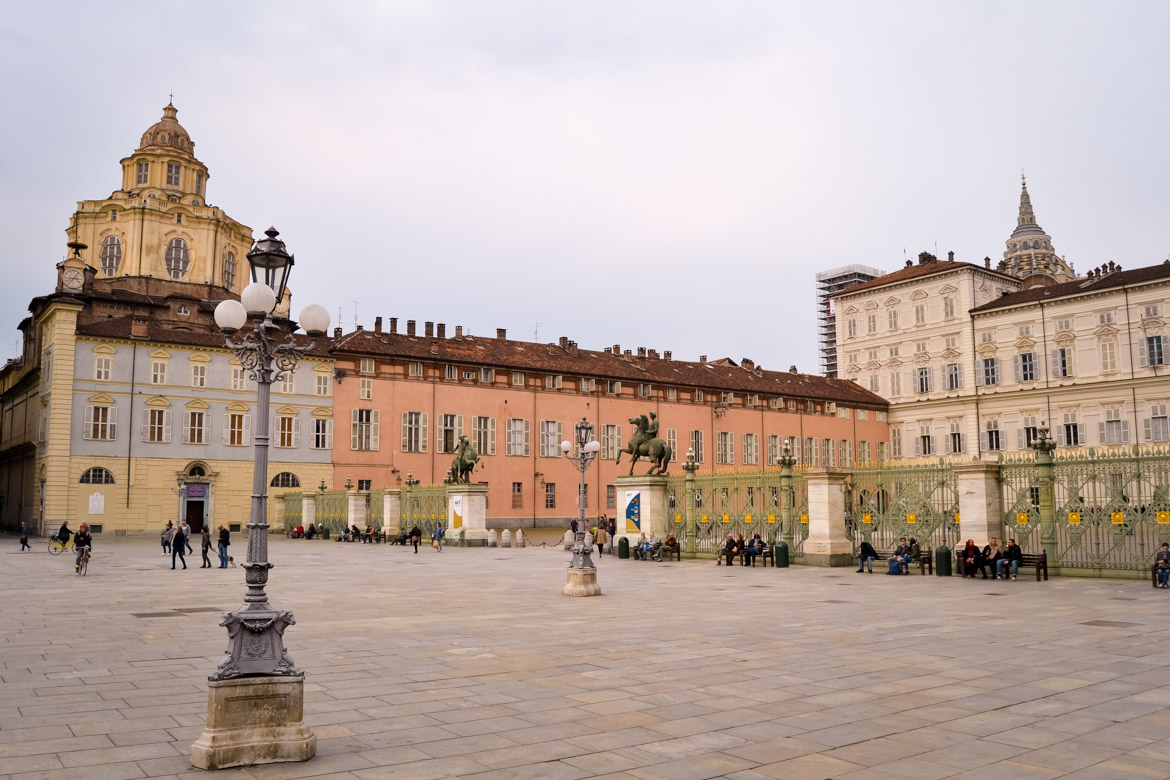 Torino Piazza Castello e Palazzo Reale - In Viaggio con Monica