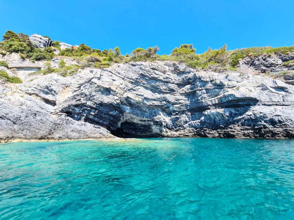 Isola di Bergeggi escursione in kayak In viaggio con Monica Isola di Bergeggi escursione in kayak In viaggio con Monica