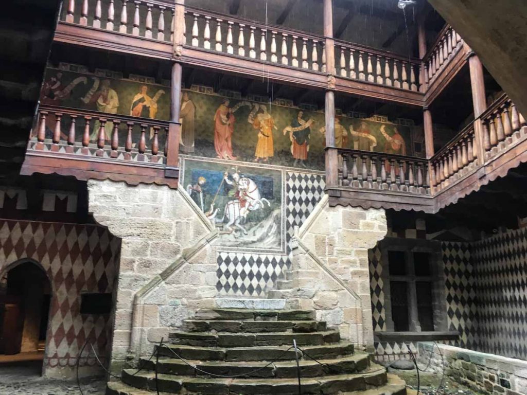 Castello di Fénis affreschi e salone