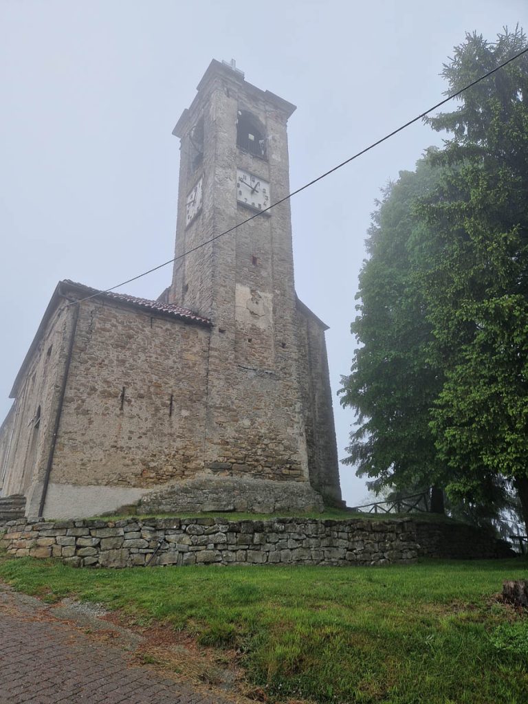 Mombarcaro chiesa