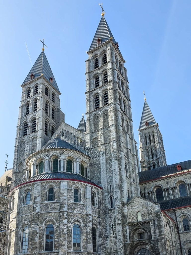 Cattedrale di Notre-Dame di Tournai con i cinque campanili