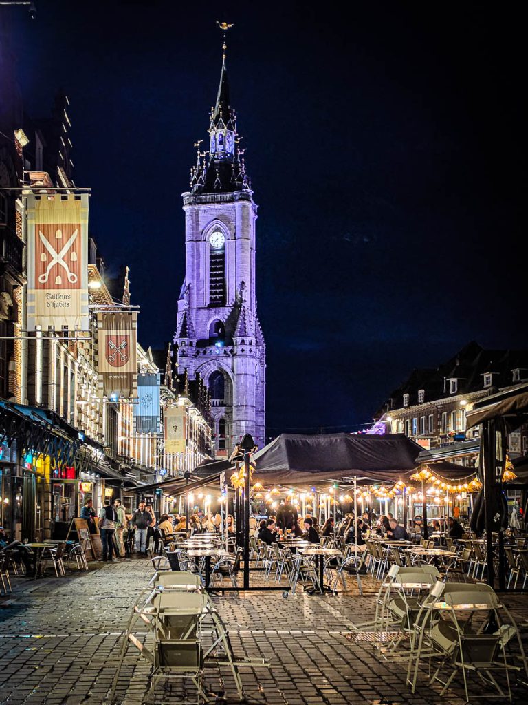 Beffroi Tournai illuminato di notte